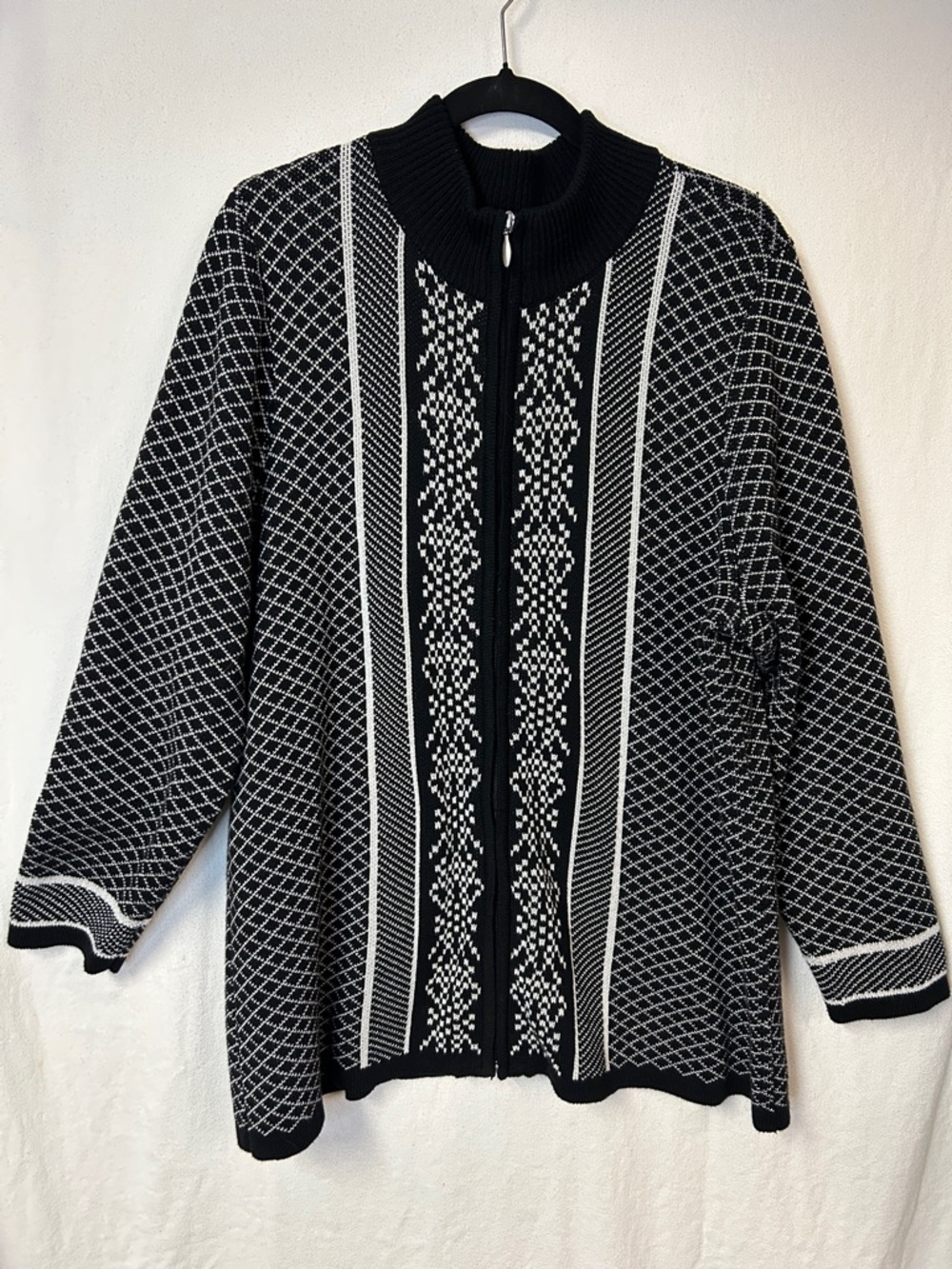 CJ Banks Black and White Zip-Front Knit Cardigan Size 1X